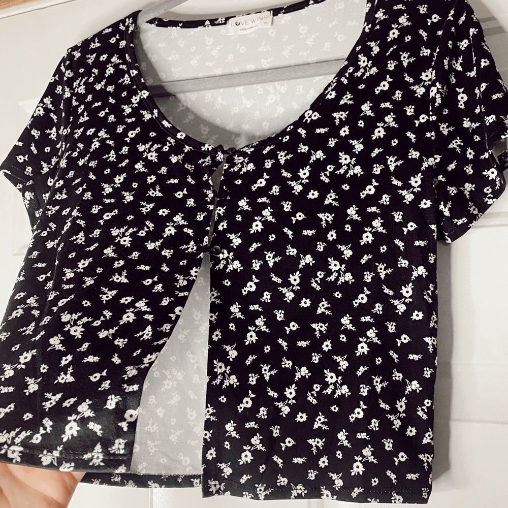 Love Wins Floral Short Sleeve Tee - Picture 2 of 5